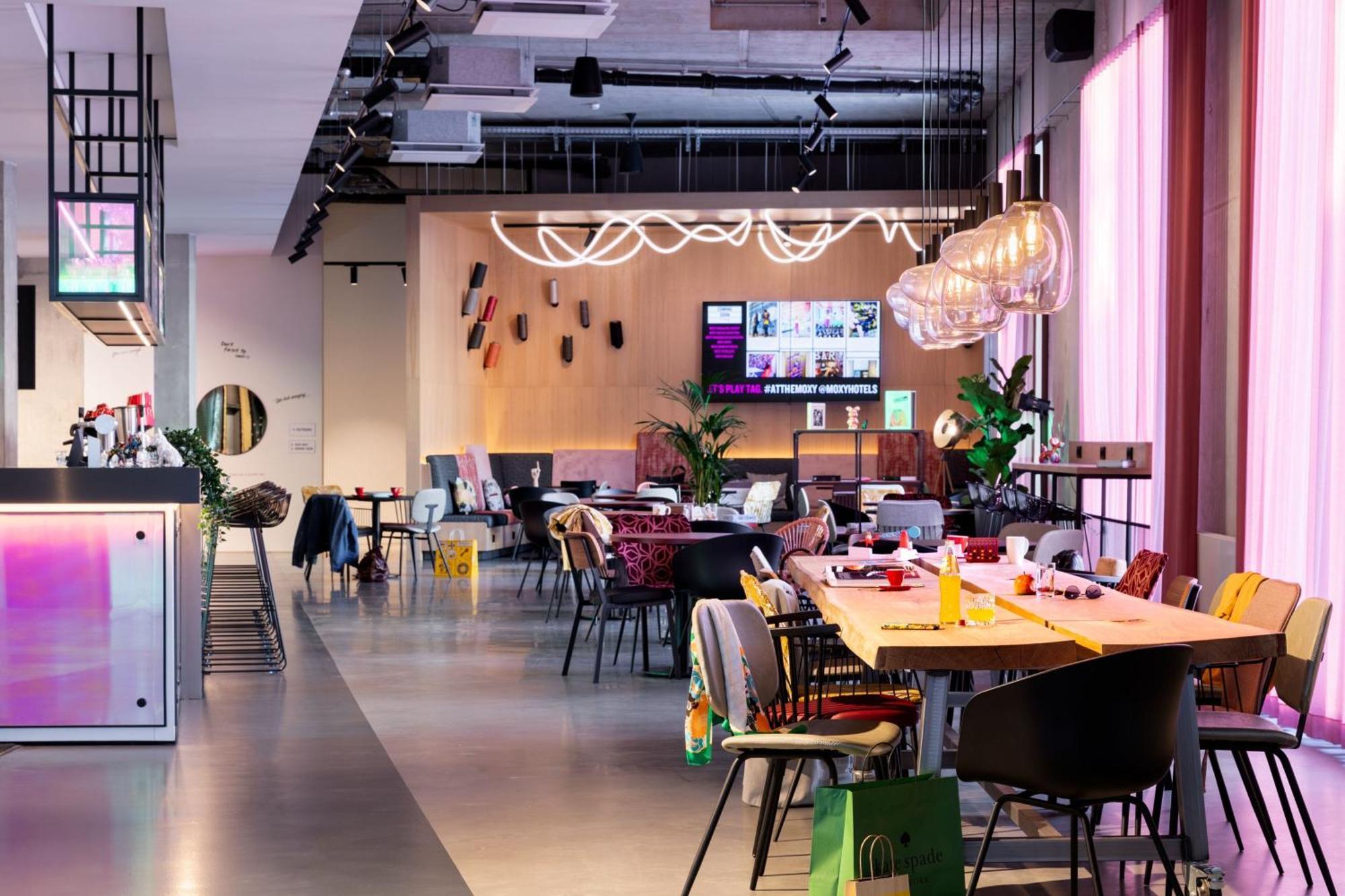 Moxy Outletcity Metzingen Metzingen  Exterior foto