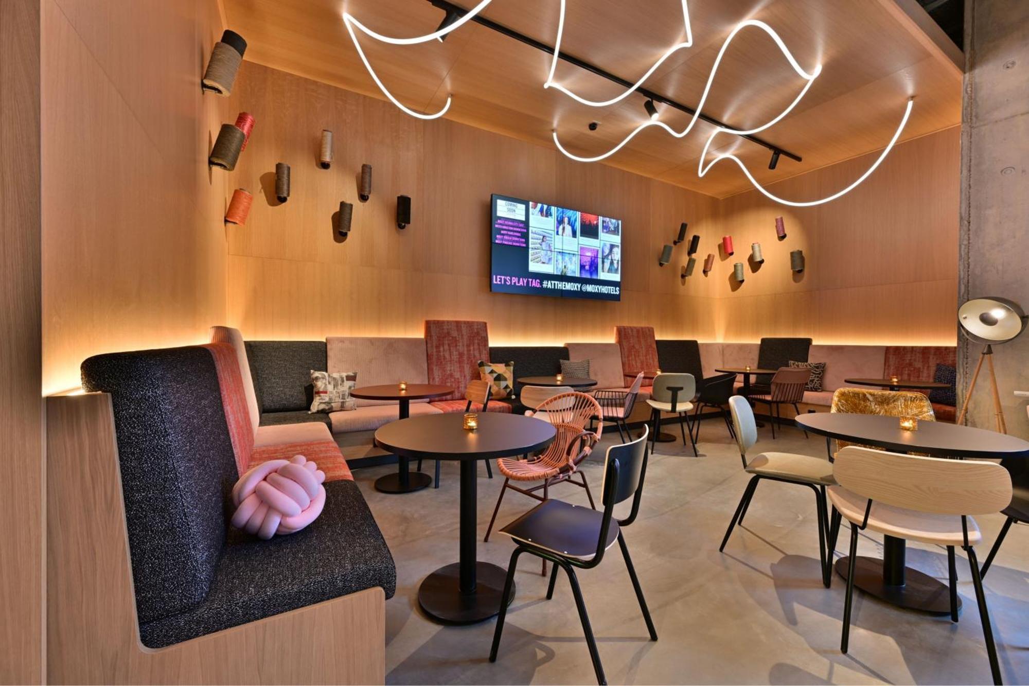 Moxy Outletcity Metzingen Metzingen  Exterior foto